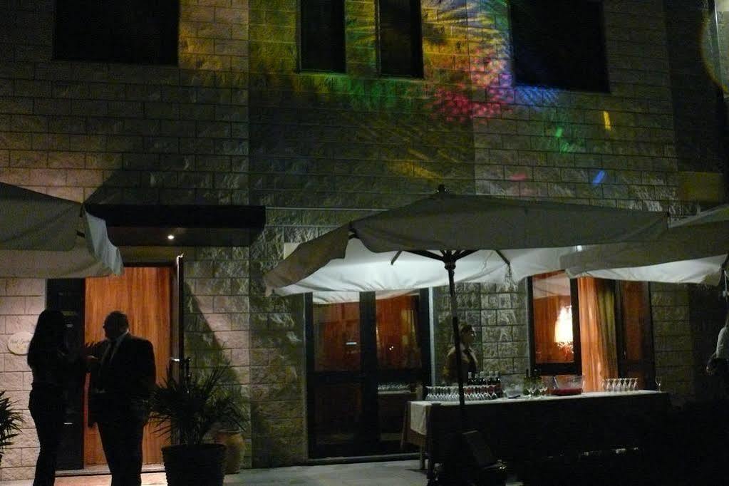 Hotel Garibaldi Verceil Extérieur photo